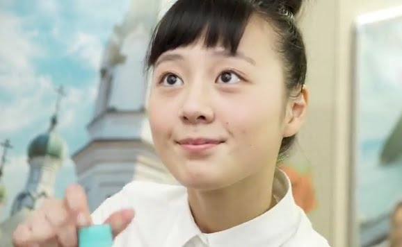 From AQUAの女優は誰？石丸佐知がカチッとムービーに！