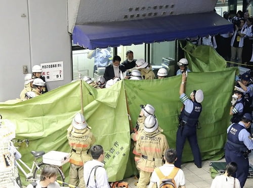 高田馬場駅の異臭騒ぎの原因は？液体の正体や犯人像が気になる！