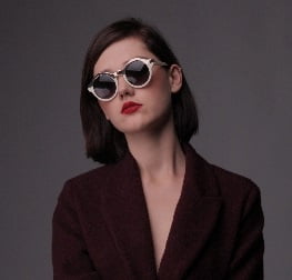 人気女優Xは誰？ケーキ店の行列に割り込み！好感度高い庶民派とは？