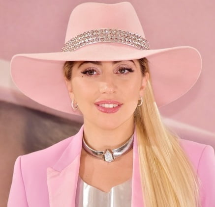 斉藤上太郎の経歴や評判は？レディーガガに贈られた着物デザインで注目！